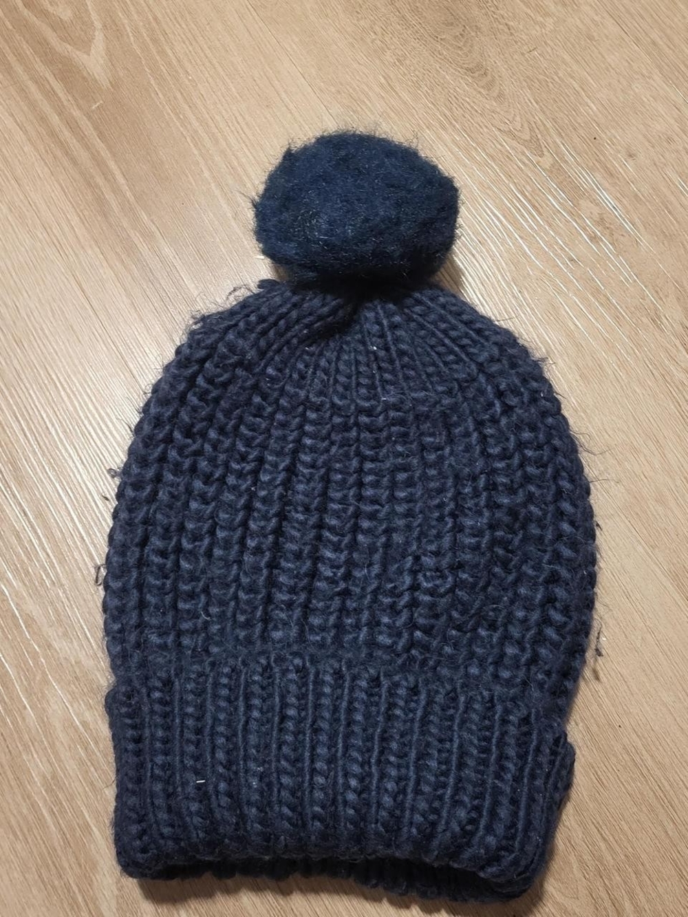 Pom-Pom Knit Beanie - Black